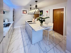 Kitchen- click for photo gallery